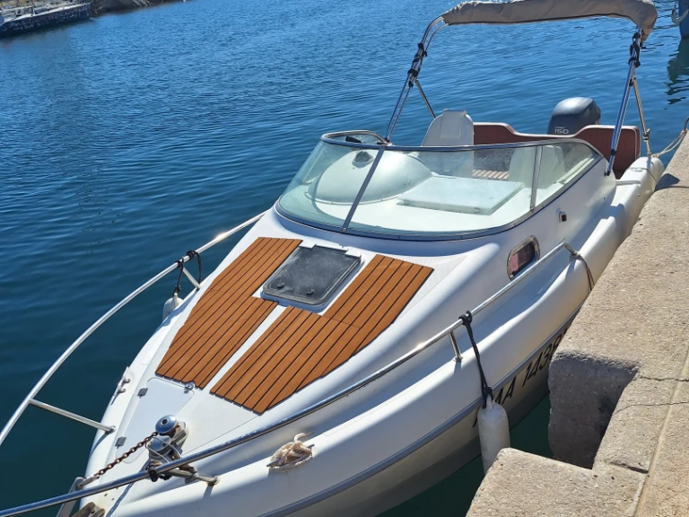 Pronájem lodi Marseille lákavé ceny Oyster 20