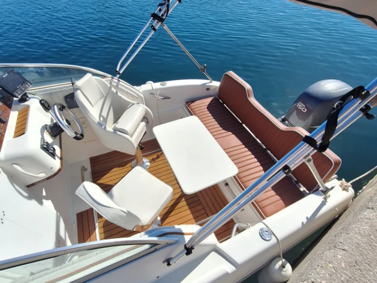 Pronajmout si Sessa Marine Oyster 20 v Marseille