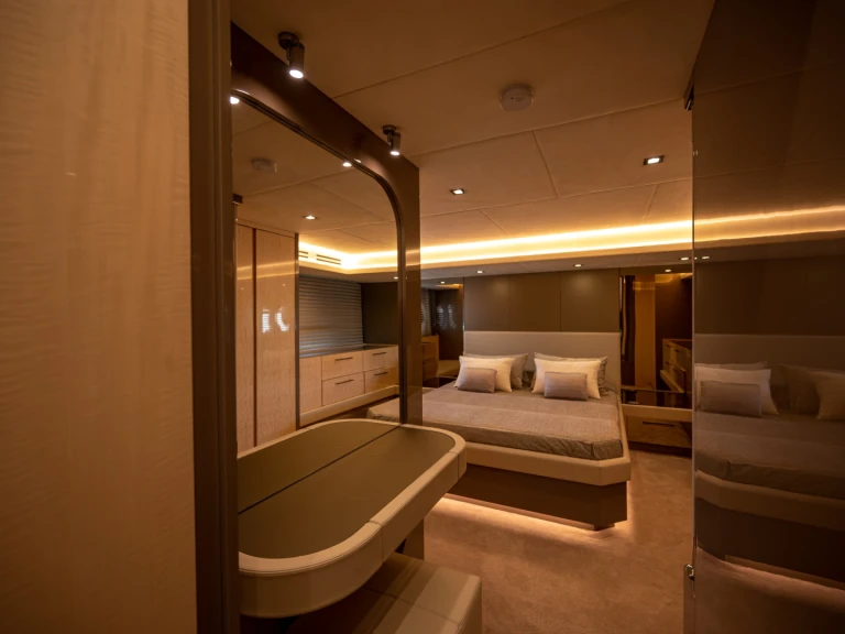 Bénéteau Monte Carlo Yacht 66 jednotlivci a charterové společnosti v Capri