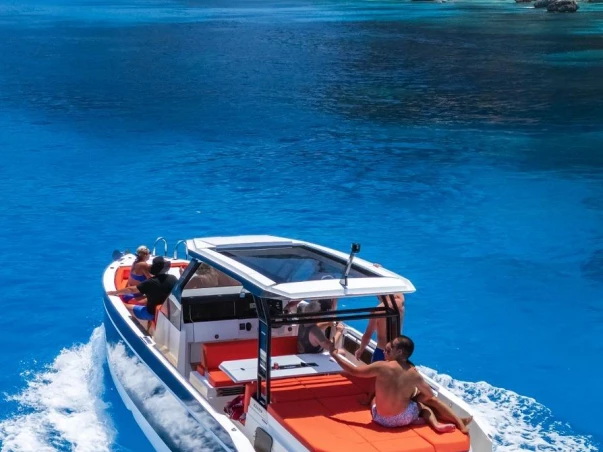 Pronájem Motorová loď v Cala Gonone -De Antonio Yacht D29 De Antonio Yacht D29
