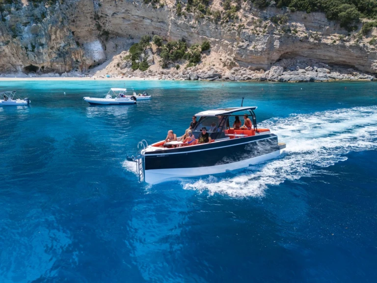Pronajmout Motorová loď se skipperem či ne De Antonio Yacht D29 v Cala Gonone