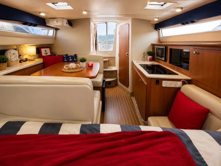 Pronájem lodi Cannes lákavé ceny Bayliner 285 Cruiser