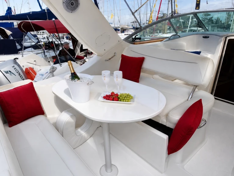 Pronájem lodi Bayliner Bayliner 285 Cruiser v Cannes na Samboatu