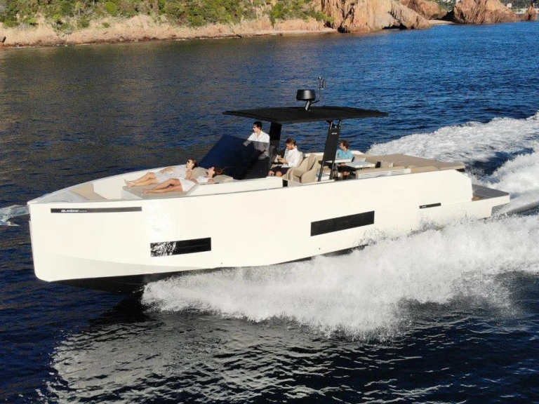 DE ANTONIO Yachts D42 Open  jednotlivci a charterové společnosti v Palma de Mallorca