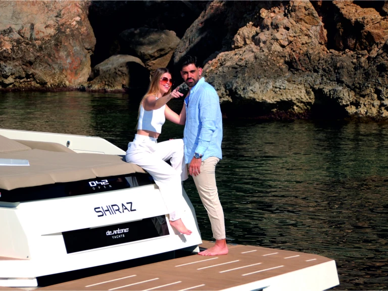 Pronajmout si DE ANTONIO Yachts D42 Open  v Palma de Mallorca