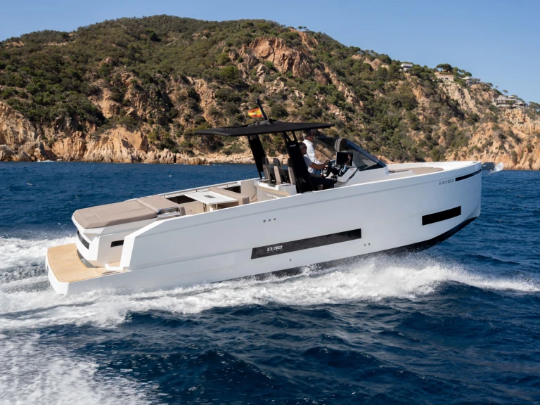 DE ANTONIO Yachts D32 Open  jednotlivci a charterové společnosti v Palma de Mallorca