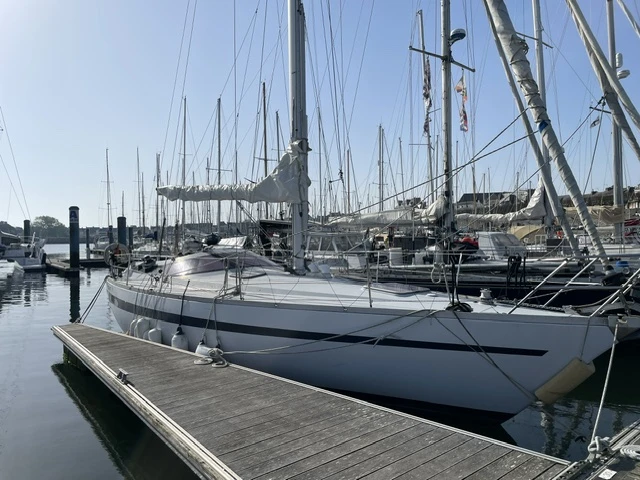 Pronajmout Plachetnice se skipperem či ne Comar-Yachts v La Trinité-sur-Mer