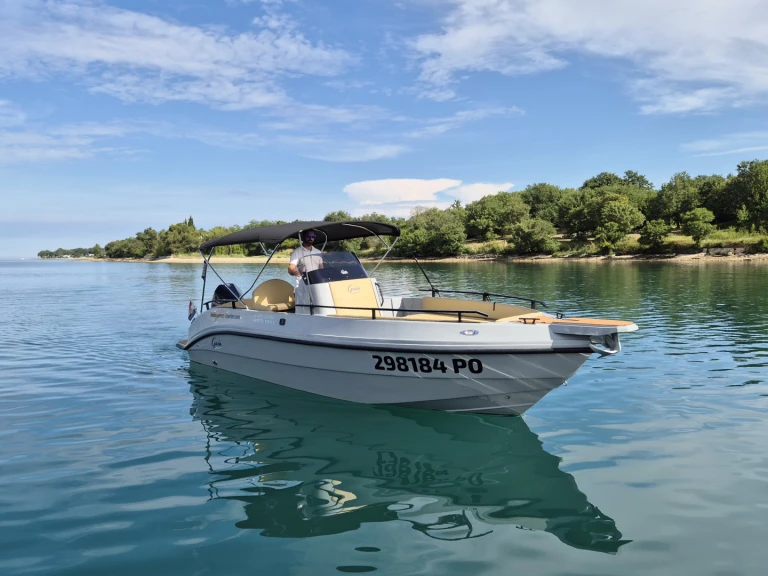 Motorová loď k pronájmu v Poreč za nejlepší cenu