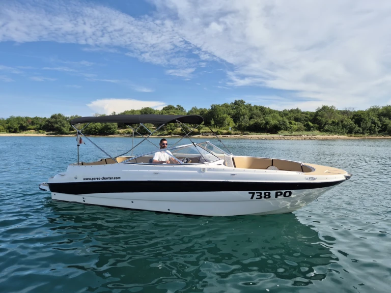 Motorová loď k pronájmu v Poreč za nejlepší cenu