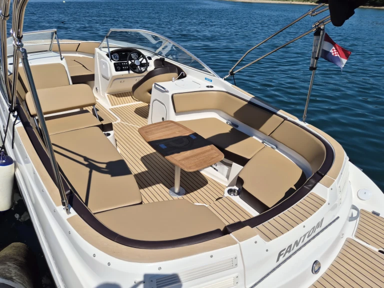 Pronájem lodi Poreč lákavé ceny Bayliner 249 SD