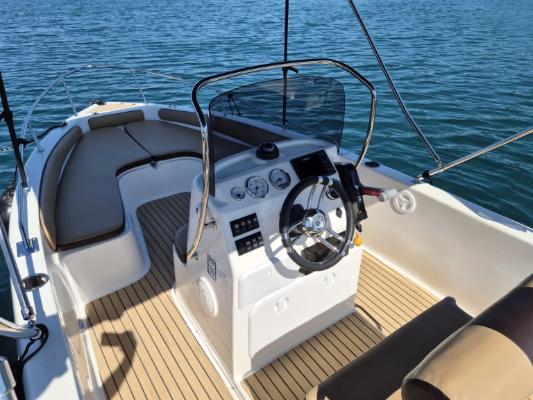 Pronájem lodi Poreč lákavé ceny 19 Open