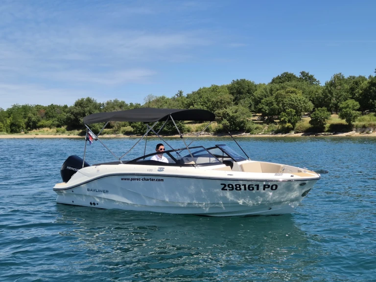 Motorová loď k pronájmu v Poreč za nejlepší cenu