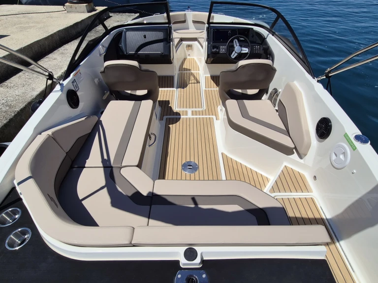 Pronájem lodi Poreč lákavé ceny VR6 OB