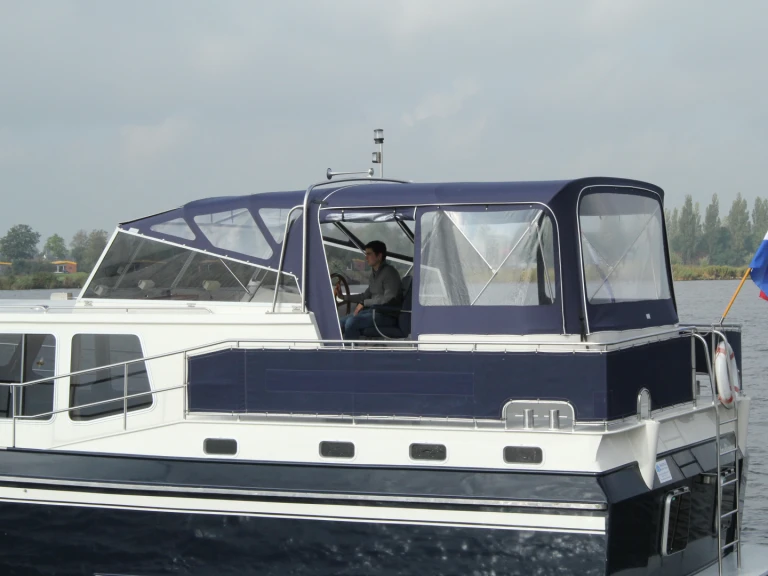 Pronájem Motorová loď privateer s licencí