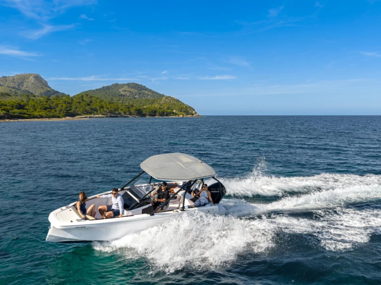 Pronajmout si Axopar 22 v Port d'Alcudia