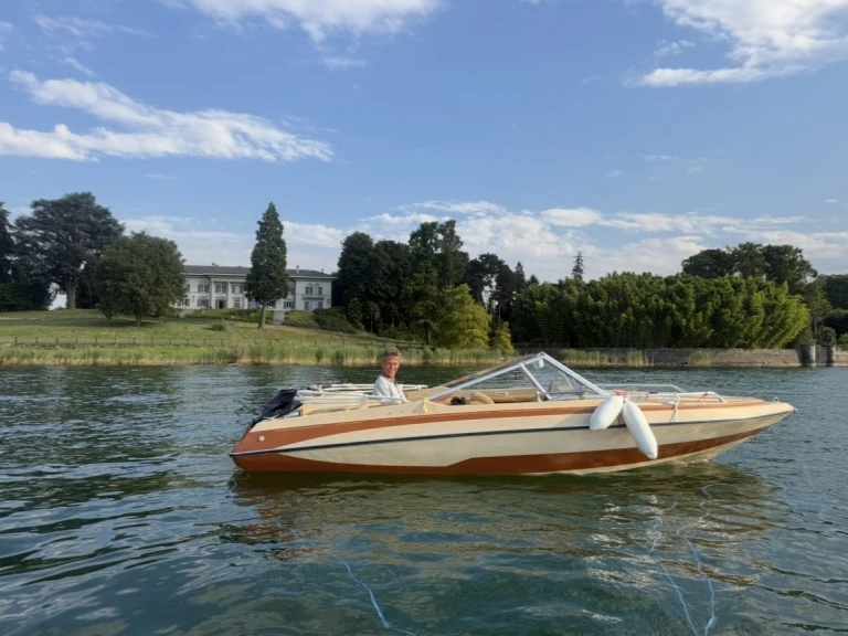 Glastron SSV 164 jednotlivci a charterové společnosti v Stresa