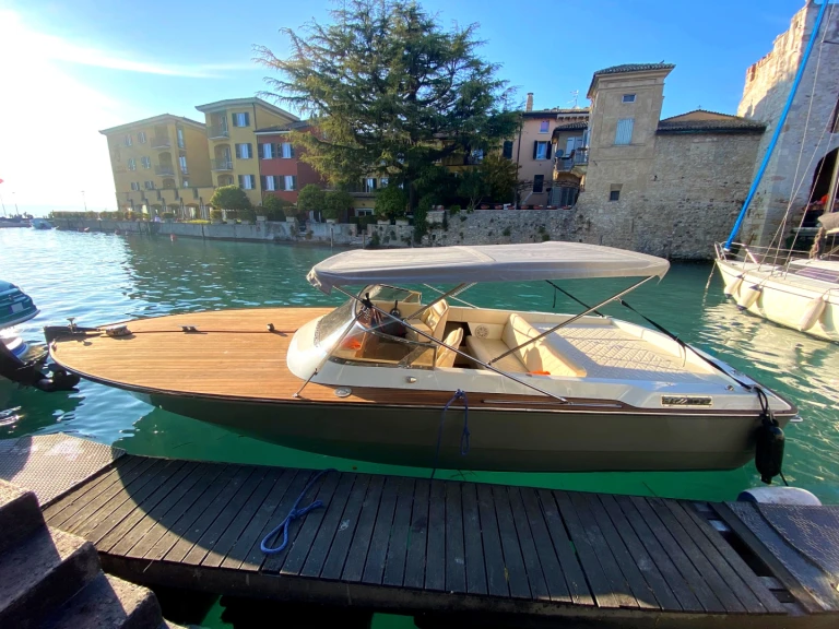 Ilver JUNIOR 22 jednotlivci a charterové společnosti v Sirmione