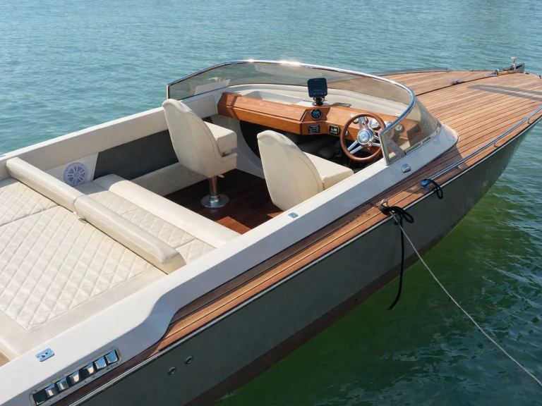 Pronajmout si Ilver JUNIOR 22 v Sirmione