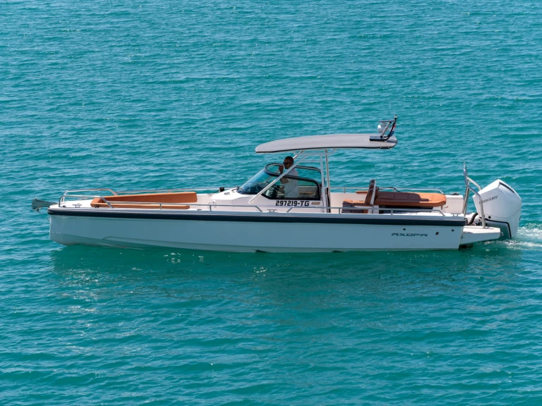 Pronájem lodi Axopar Axopar 28 T-Top v Split na Samboatu