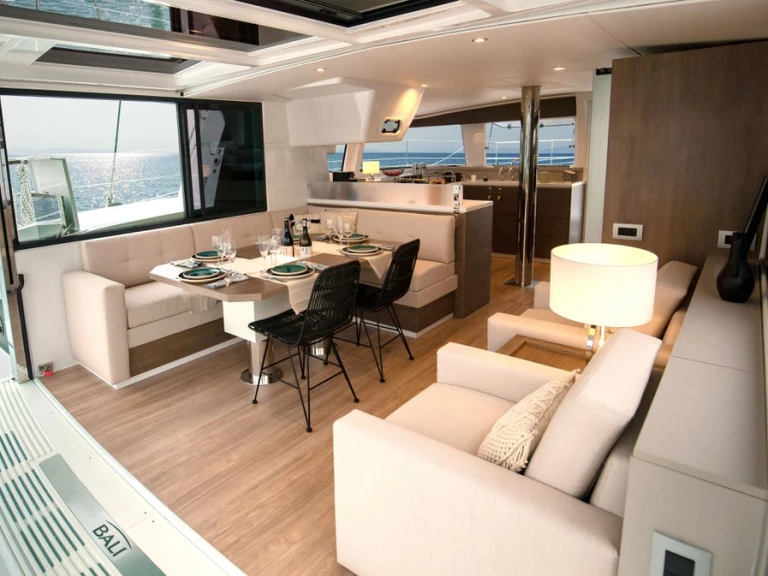 Pronájem lodi Ibiza Town lákavé ceny Bali 4.4