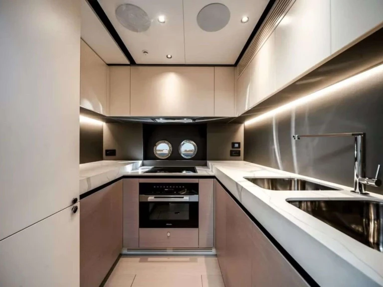 Pronájem lodi Azimut Six Seven v Miami na Samboatu