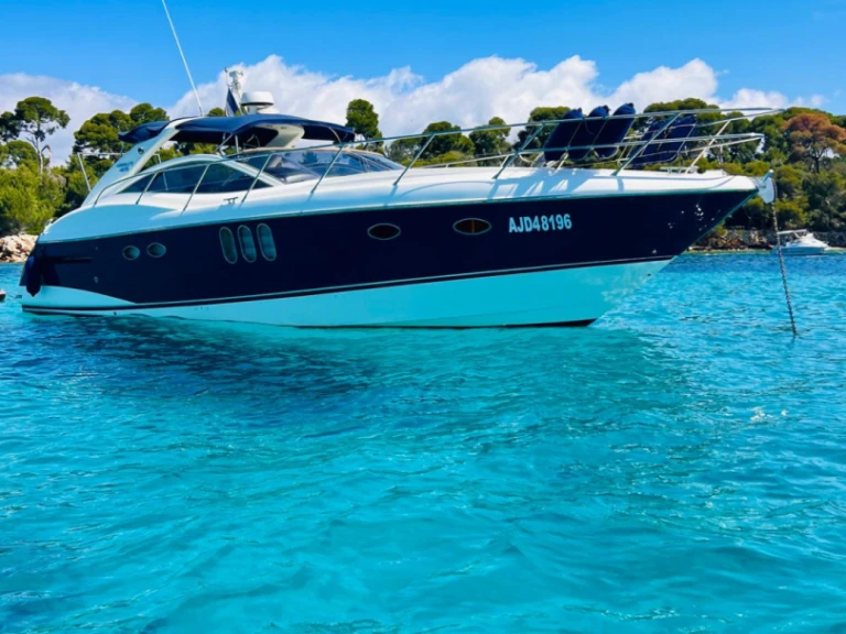 Pronájem Motorová loď v Saint Raphael -Absolute Yachts absolut 45