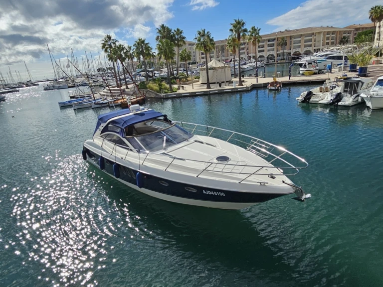 Pronájem Motorová loď v Saint Raphael -Absolute Yachts absolut 45