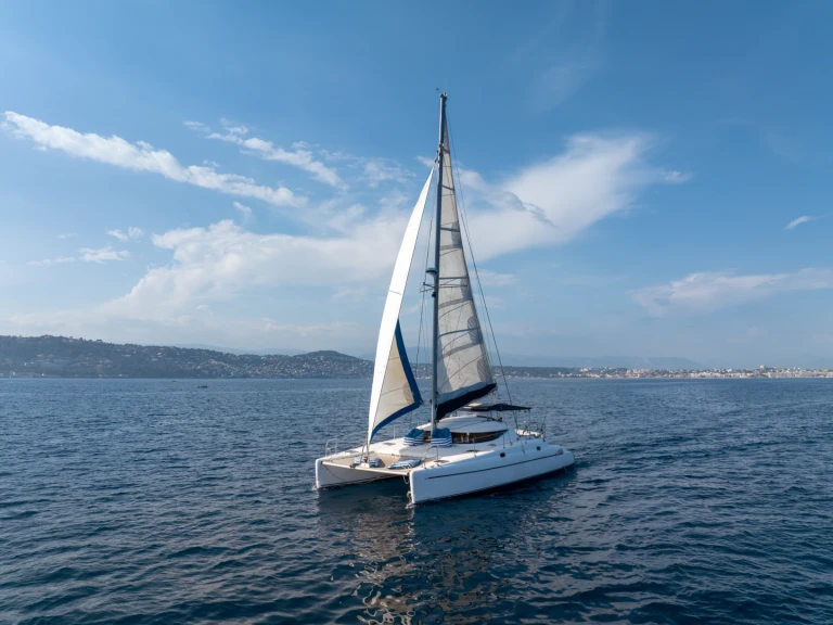 Pronajmout Katamarán se skipperem či ne Fountaine Pajot v Cannes