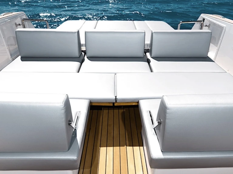 Pronajmout si Fjord Fjord 52 Open v Port de Saint Tropez