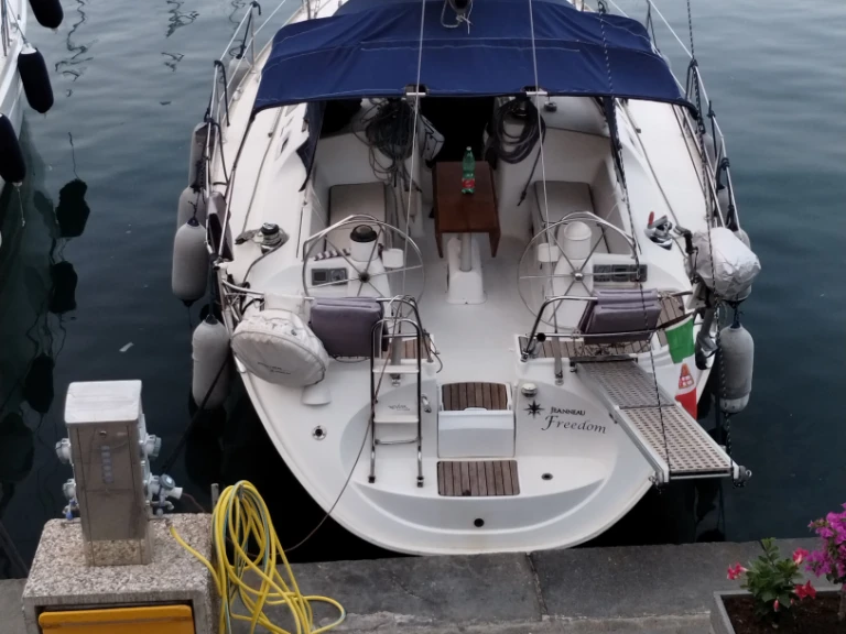 Pronajmout si Jeanneau Sun Odyssey 40 v Marina Lido