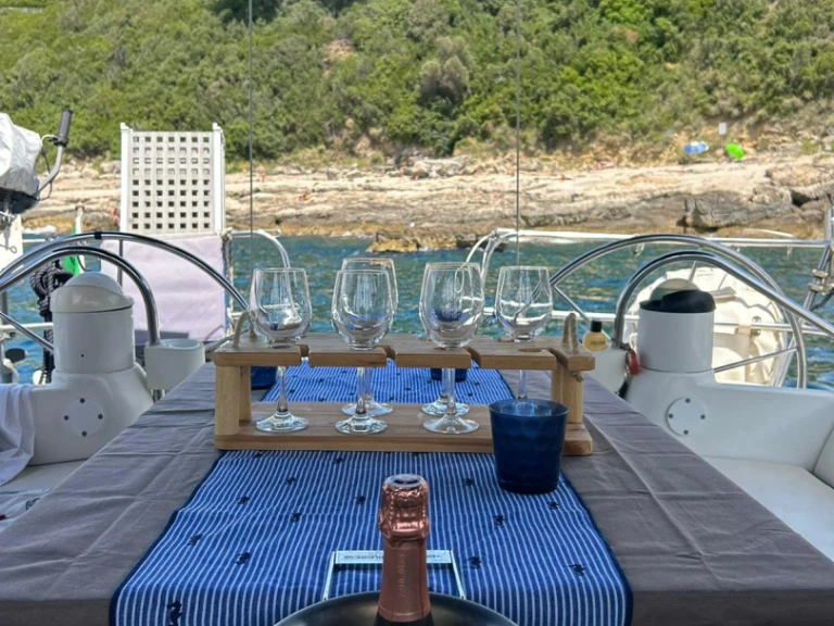 Pronájem lodi Marina Lido lákavé ceny Sun Odyssey 40