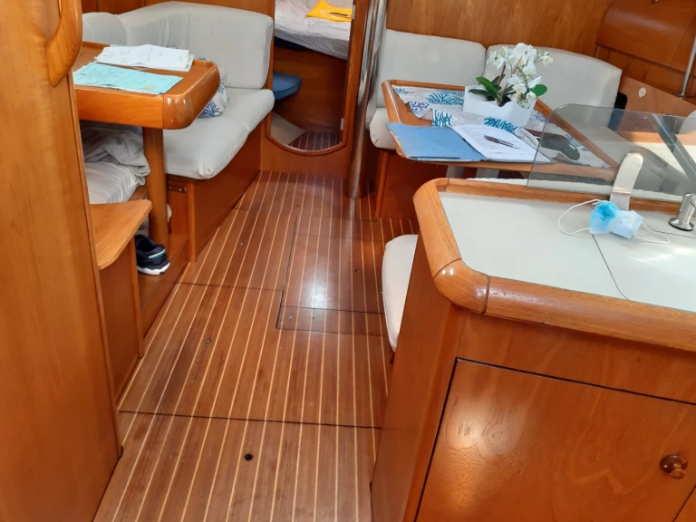 Pronájem lodi Jeanneau Sun Odyssey 40 v Marina Lido na Samboatu