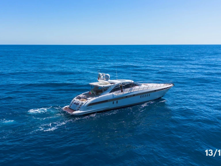 Overmarine S.p.a mangusta 80 jednotlivci a charterové společnosti v Cannes