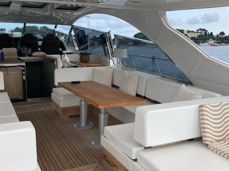Pronájem jachty v Cannes -Overmarine S.p.a mangusta 80 na Samboatu