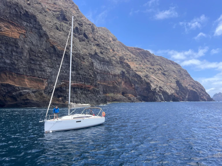 Pronajmout si Jeanneau Sun Odyssey 349 Performance v Porto do Funchal