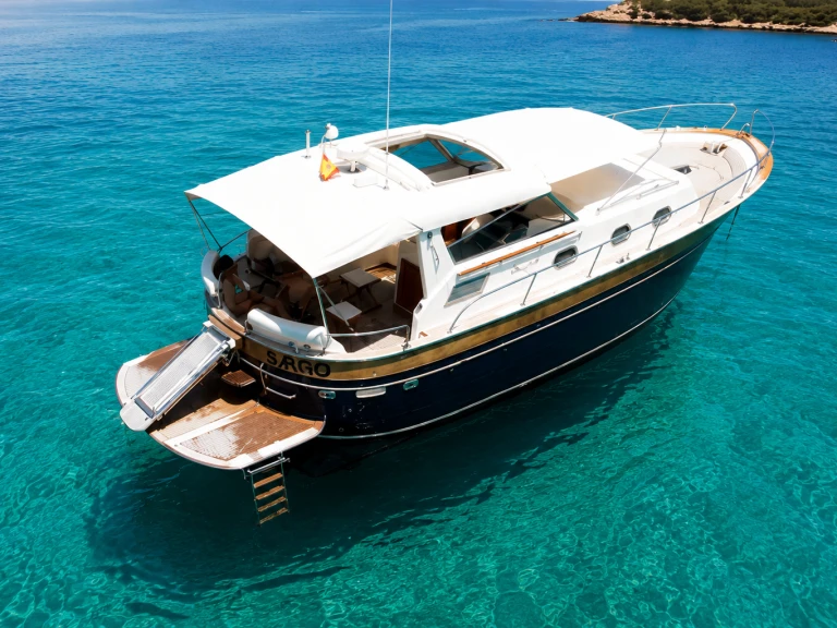 Apreamare 100 comfort jednotlivci a charterové společnosti v Mahon Port