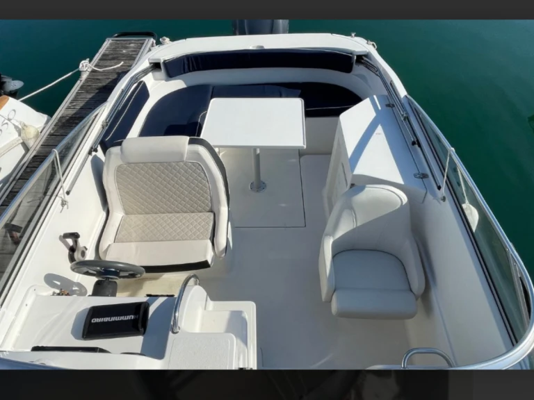 Motorová loď k pronájmu v Pornichet za nejlepší cenu