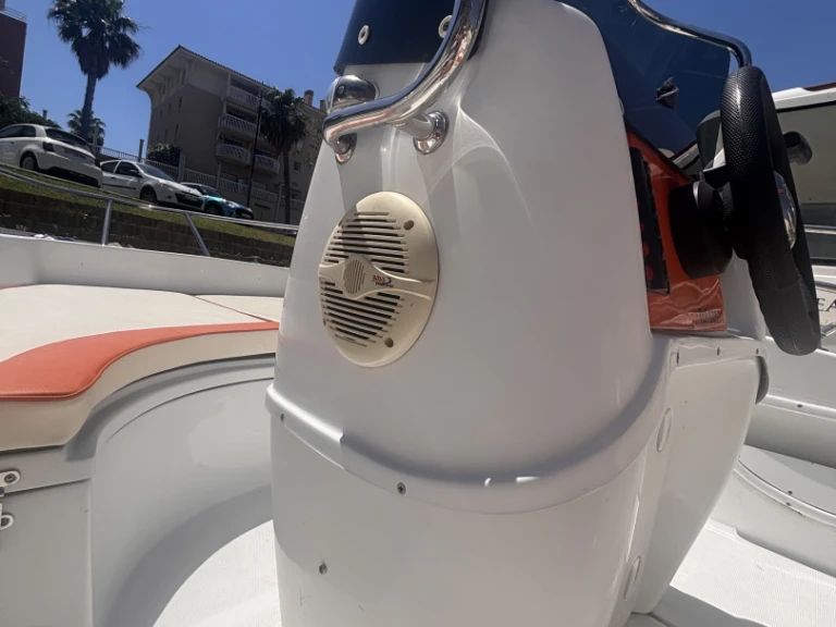 Pronajmout si Sans Permis Marino 500 v Port Fréjus