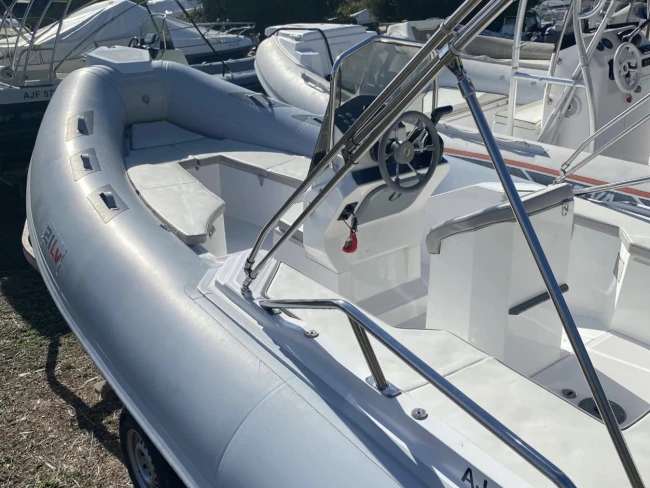 Pronájem lodi Portigliolo lákavé ceny 21LV