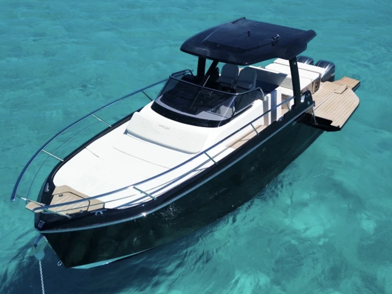 Pronajmout si Idea Marine Idea 100 v Porto Cervo
