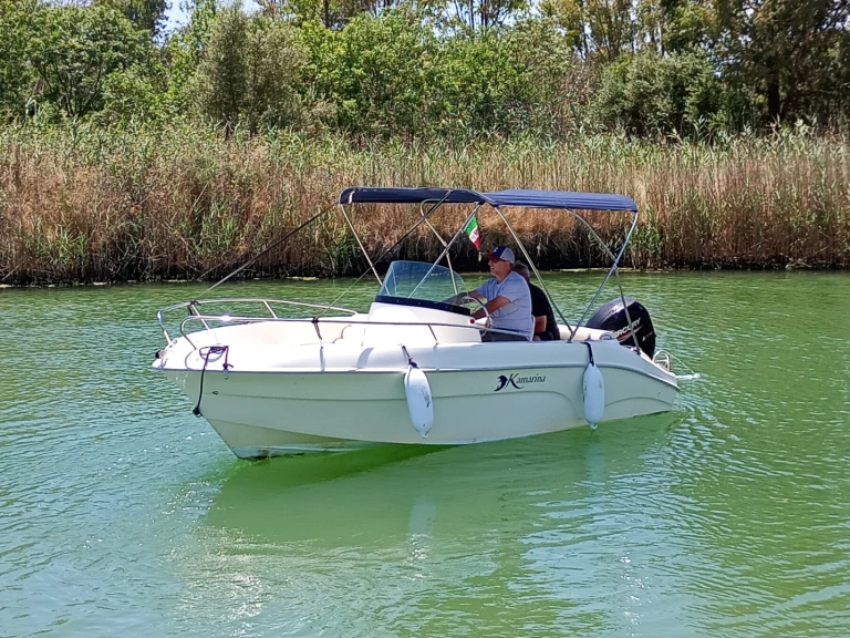 Kamarina 505 Open jednotlivci a charterové společnosti v Siracusa
