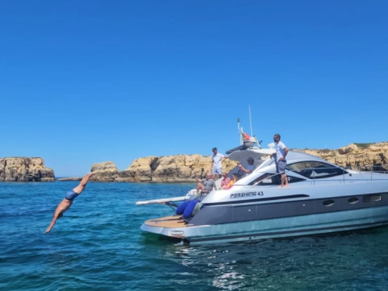 Pershing Pershing 43 HT jednotlivci a charterové společnosti v Albufeira 