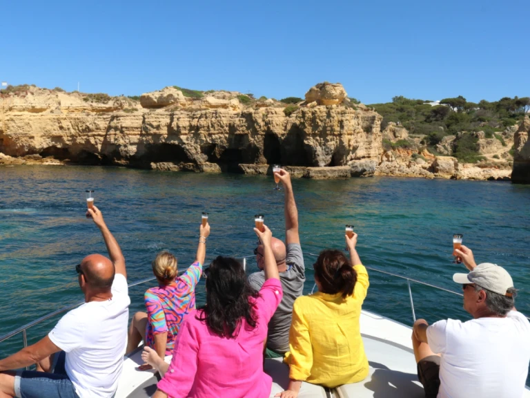 Pronajmout si Pershing Pershing 43 HT v Albufeira 