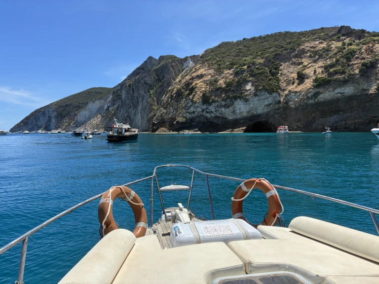 Pronajmout si Ghibli Bora Bora v Anzio