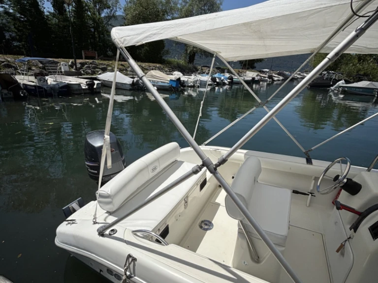 Pronajmout Motorová loď se skipperem či ne Sessa Marine v Aix-les-Bains