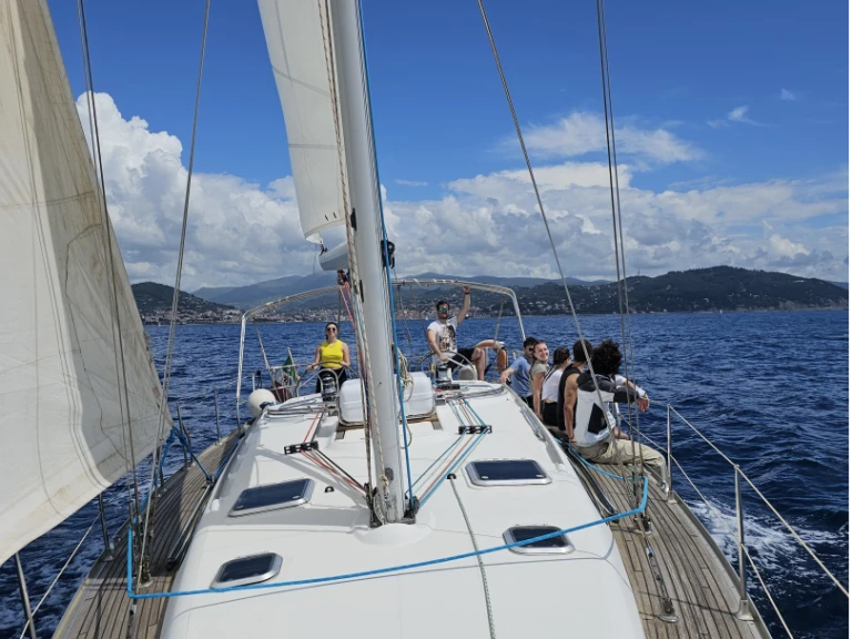 Jeanneau Sun Odyssey 43 jednotlivci a charterové společnosti v Archipel de la Maddalena