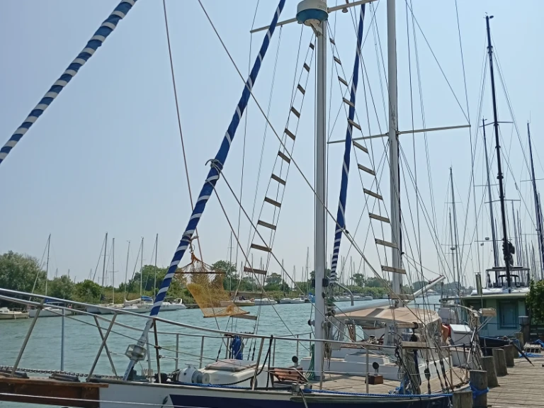 Pronájem lodi Porto Turistico Di Roma (Ostia) lákavé ceny Staysail