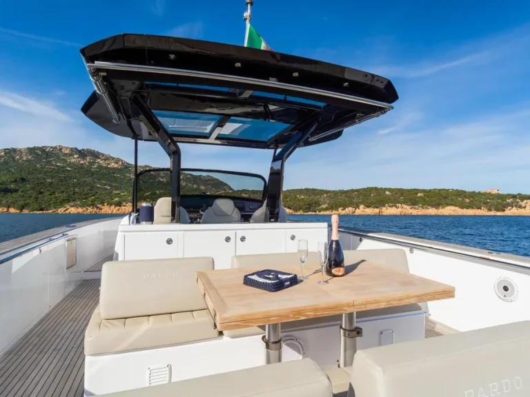 Pardo Yachts Pardo 43 jednotlivci a charterové společnosti v Juan-les-Pins