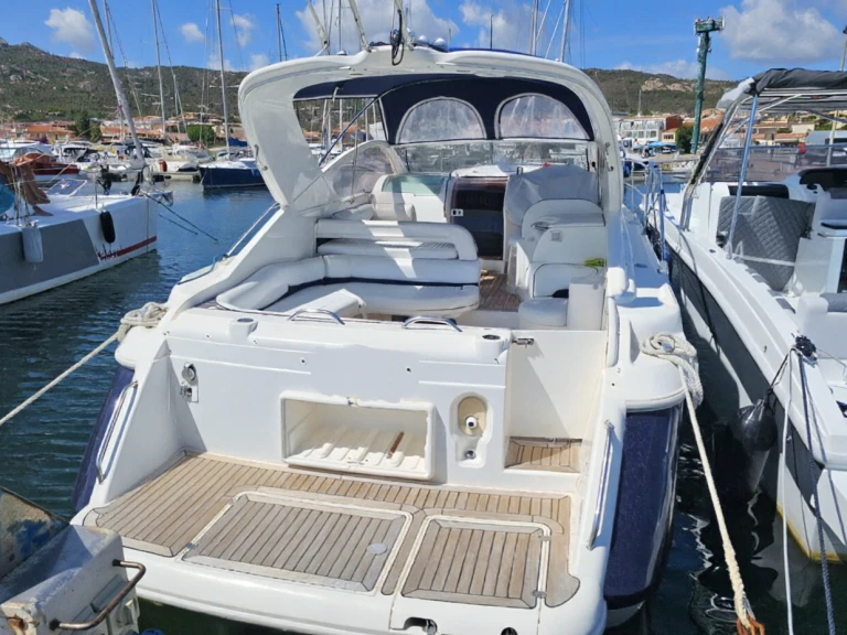 Pronájem Motorová loď Fairline s licencí
