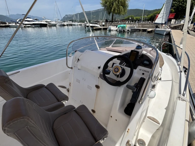 Pronajmout Motorová loď se skipperem či ne Cap-Ferret v Aix-les-Bains